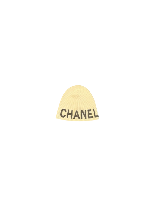 "CHANEL" Logo Beanie (Cream/Grey)